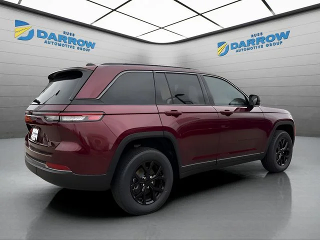 New 2026 Velvet Red Pearl-Coat Exterior Paint Jeep Laredo Altitude image 5