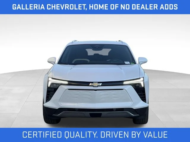 Certified Used 2024 Iridescent Pearl Tricoat Chevrolet LT image 3