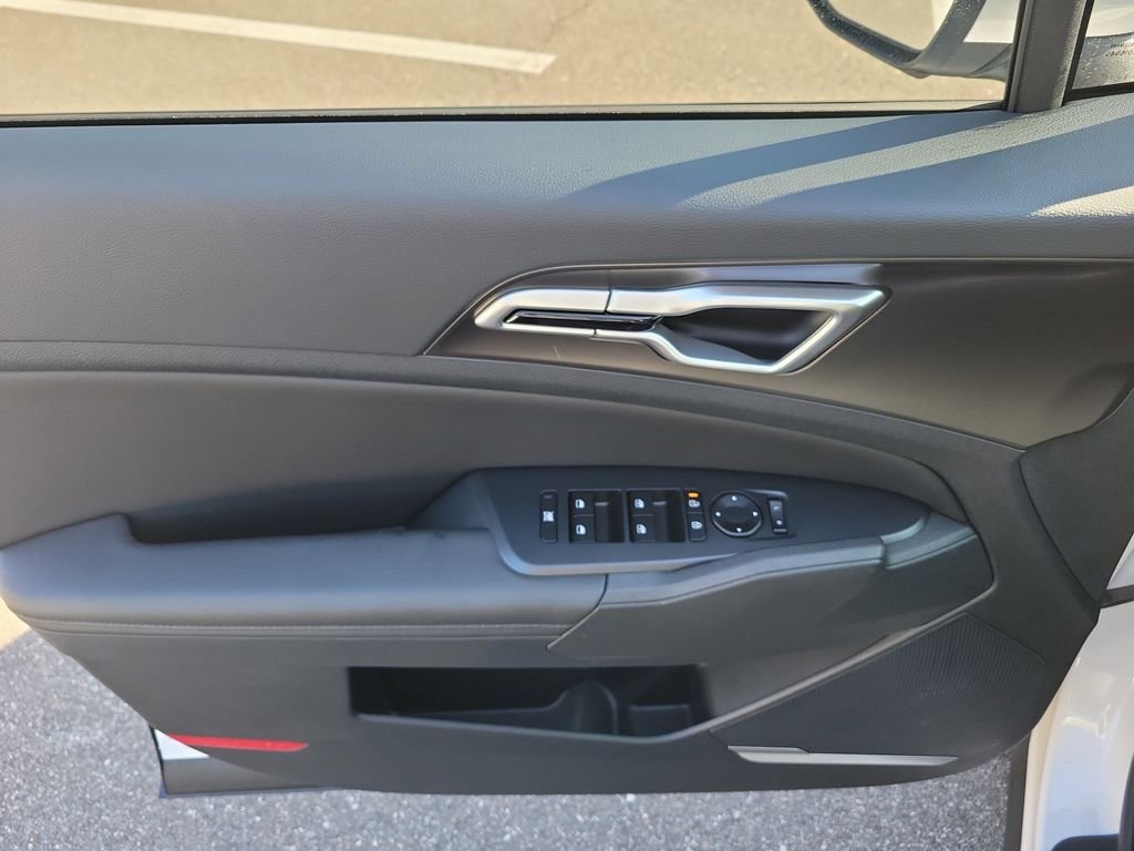 New 2026 Glacial White Pearl Kia EX image 21