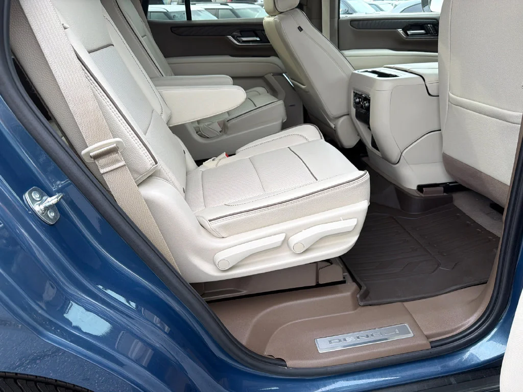 Used 2025 Blue GMC Denali image 15