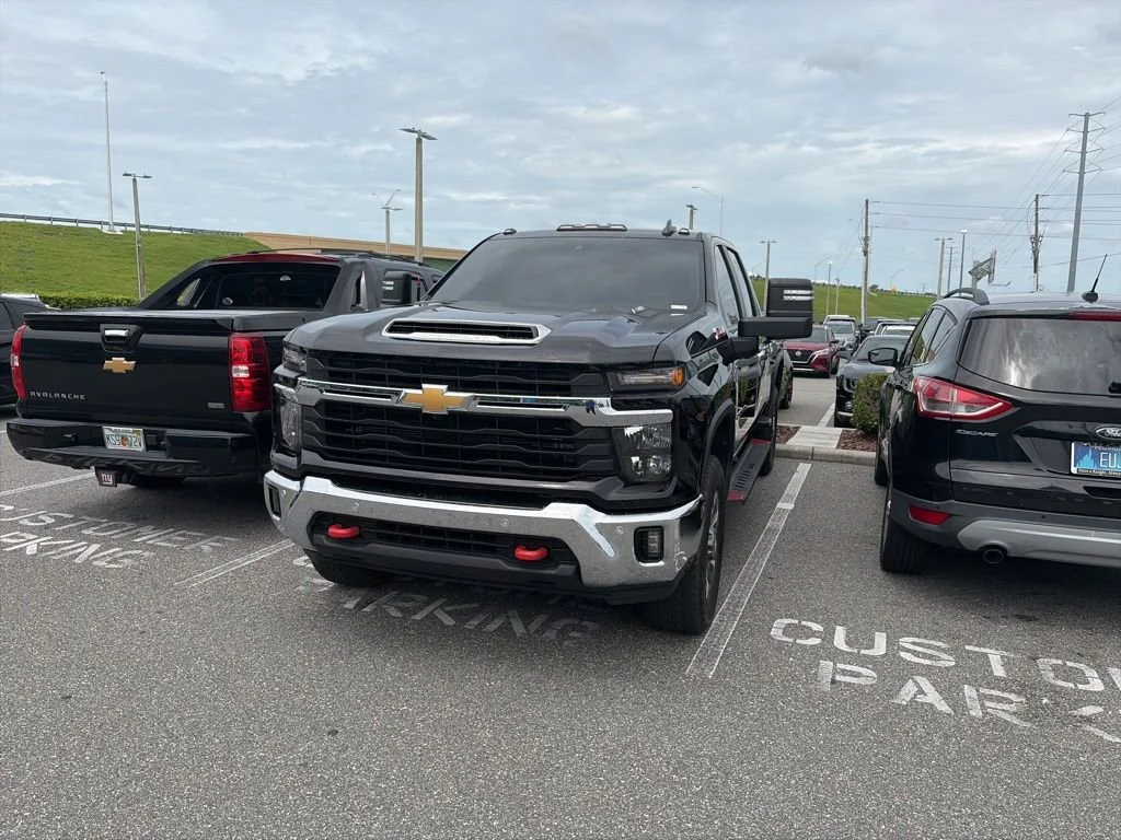 Used 2025 Black Chevrolet LT image 2