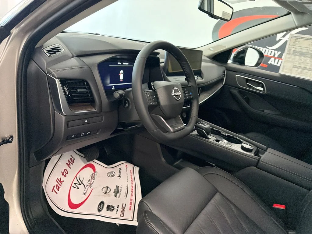 New 2026 Silver Nissan Platinum image 13