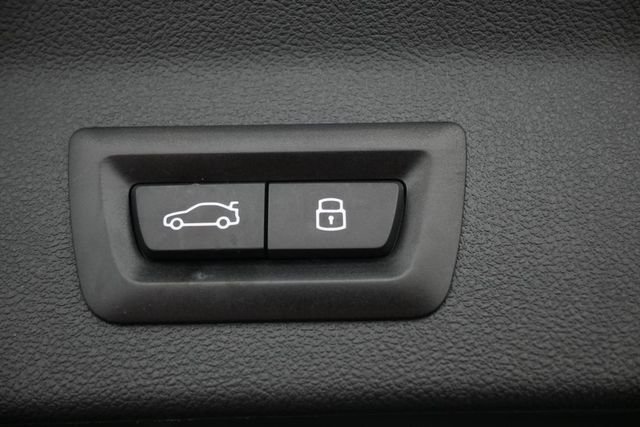 Used 2024 Black BMW xDrive30i image 25