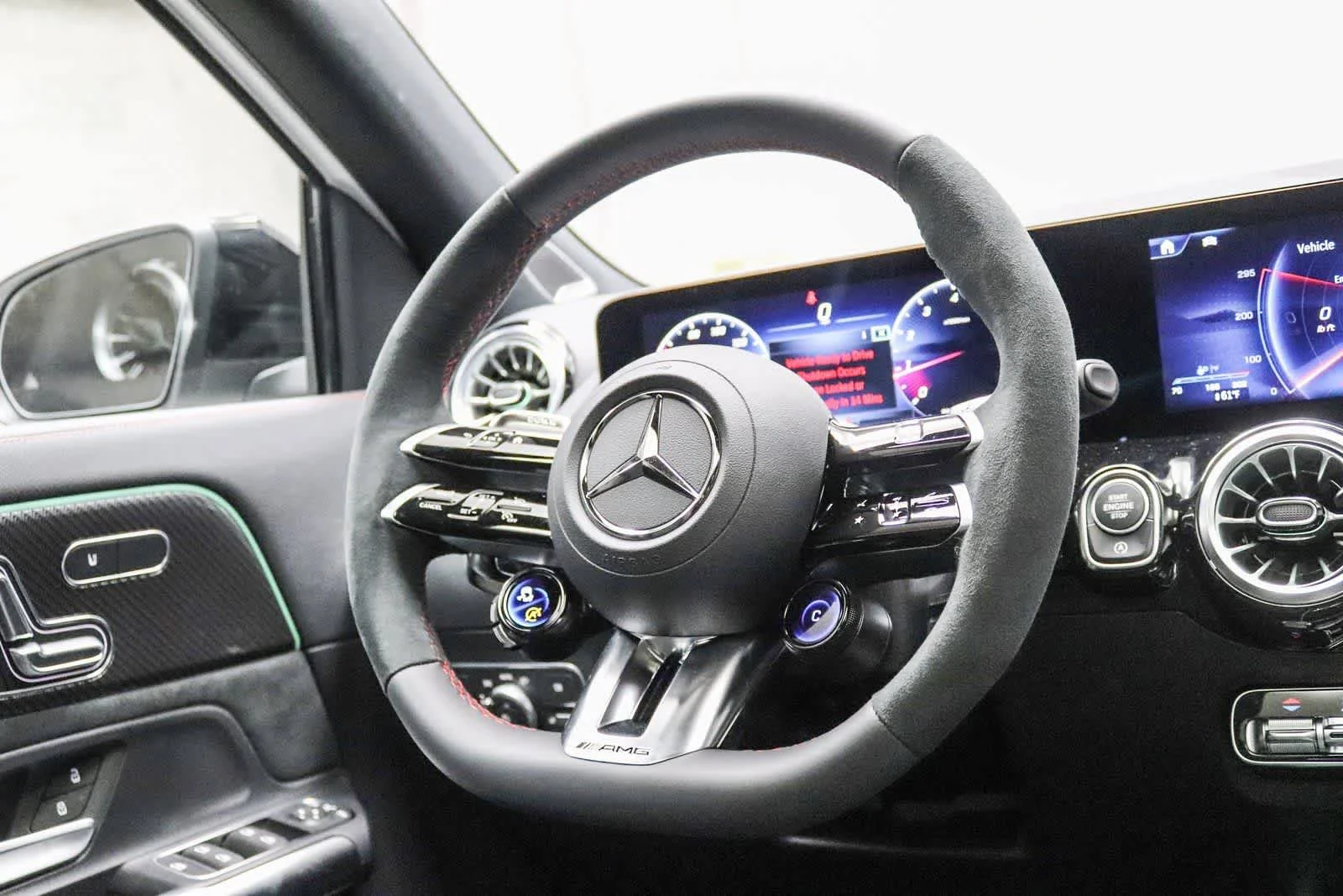 2025 Mercedes-Benz GLA GLA35 AMG - Photo 54