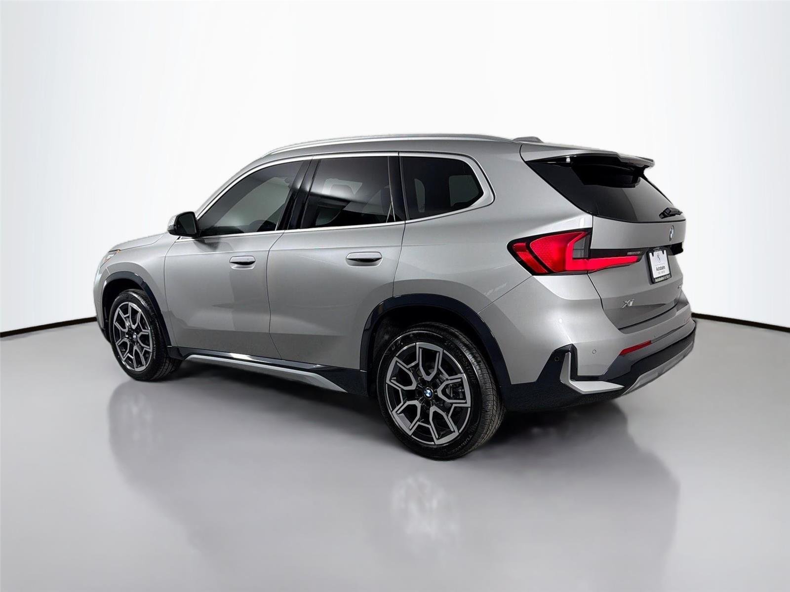 New 2026 Space Silver Metallic BMW xDrive28i image 14