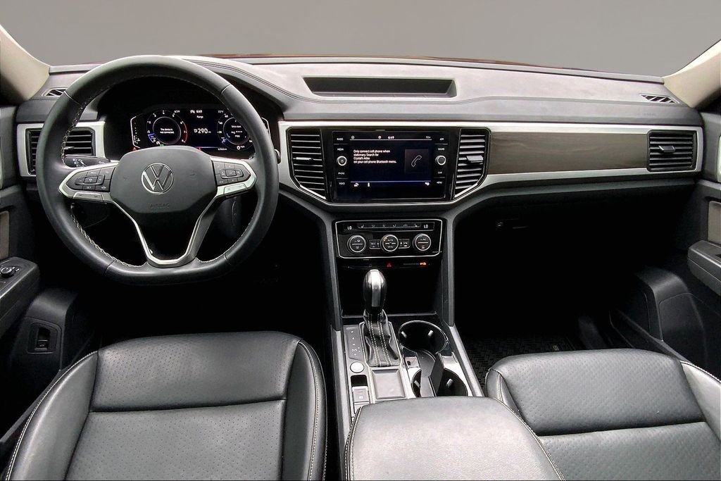 Used 2022 Red Metallic Volkswagen 3.6L V6 SE w/Technology image 16