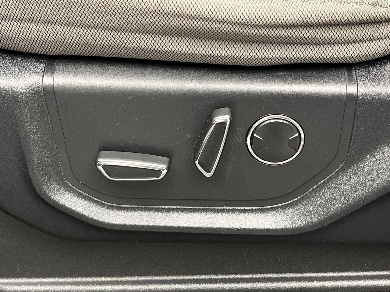 Used 2016 Blue Jeans Metallic Ford XLT image 10