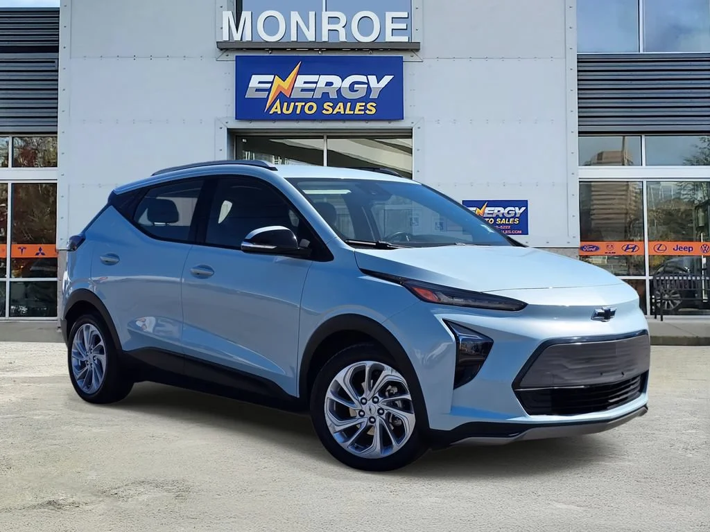 Used 2022 ICE BLUE METALLIC Chevrolet LT image 1