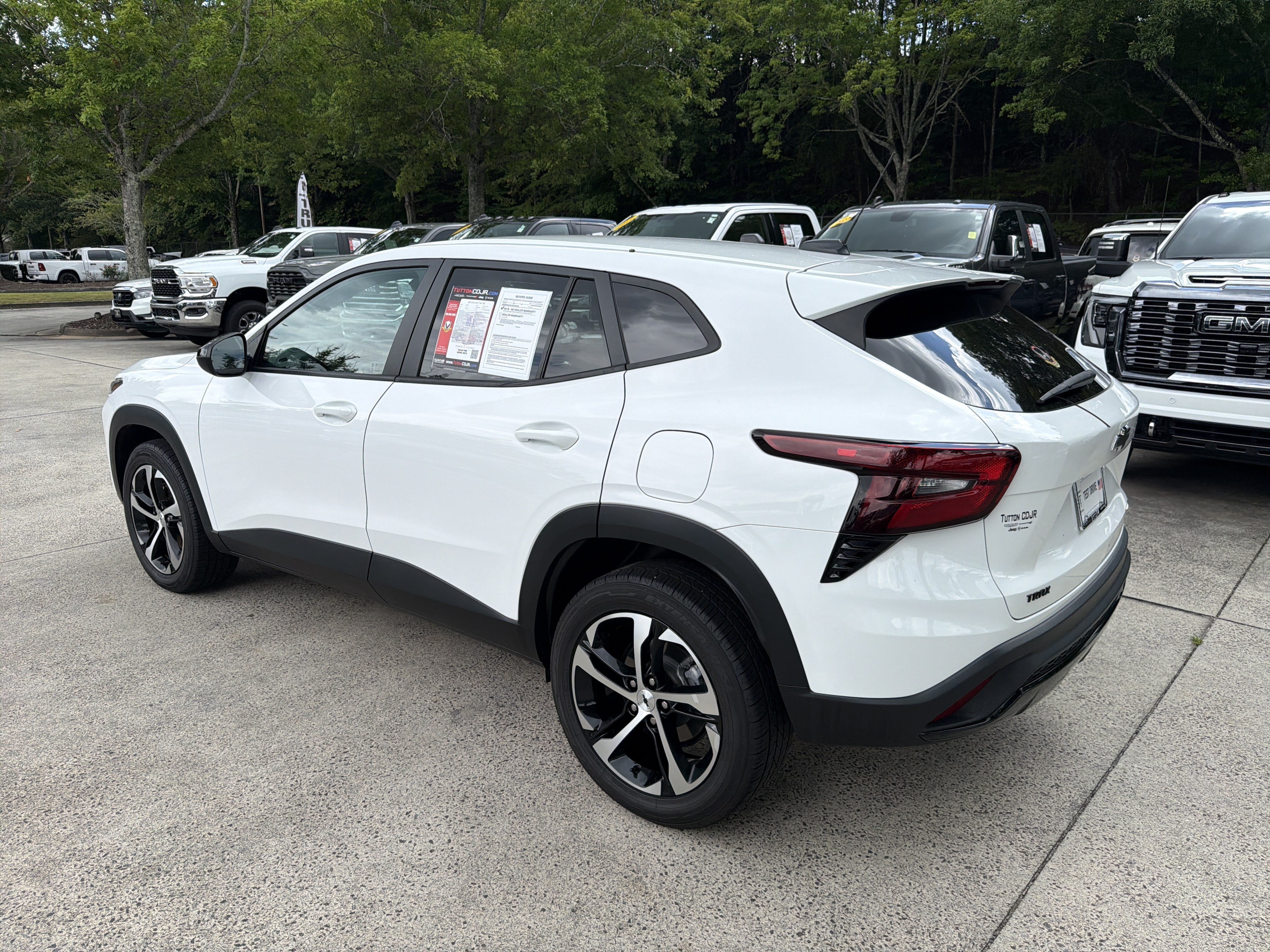 Used 2024 Summit White Chevrolet 1RS image 5