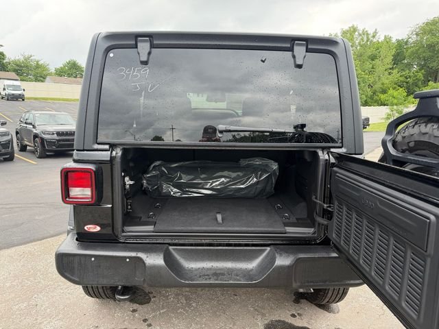 New 2026 Black Clear-Coat Exterior Paint Jeep Sport S image 9