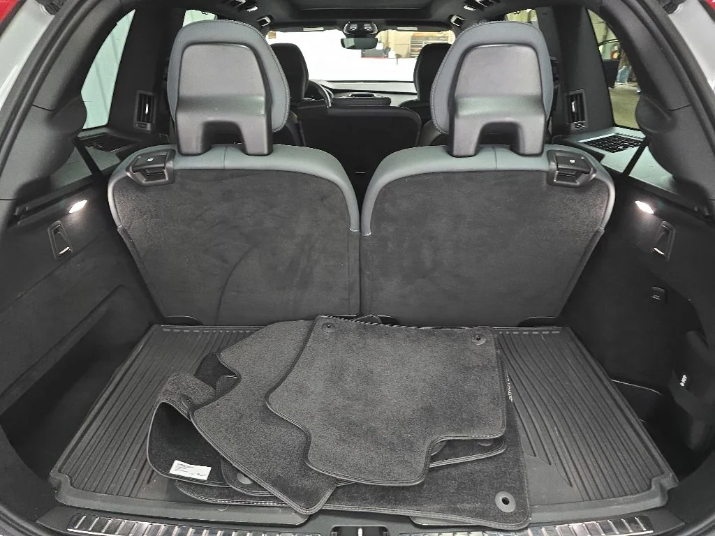 Used 2023 White Volvo Ultimate image 12