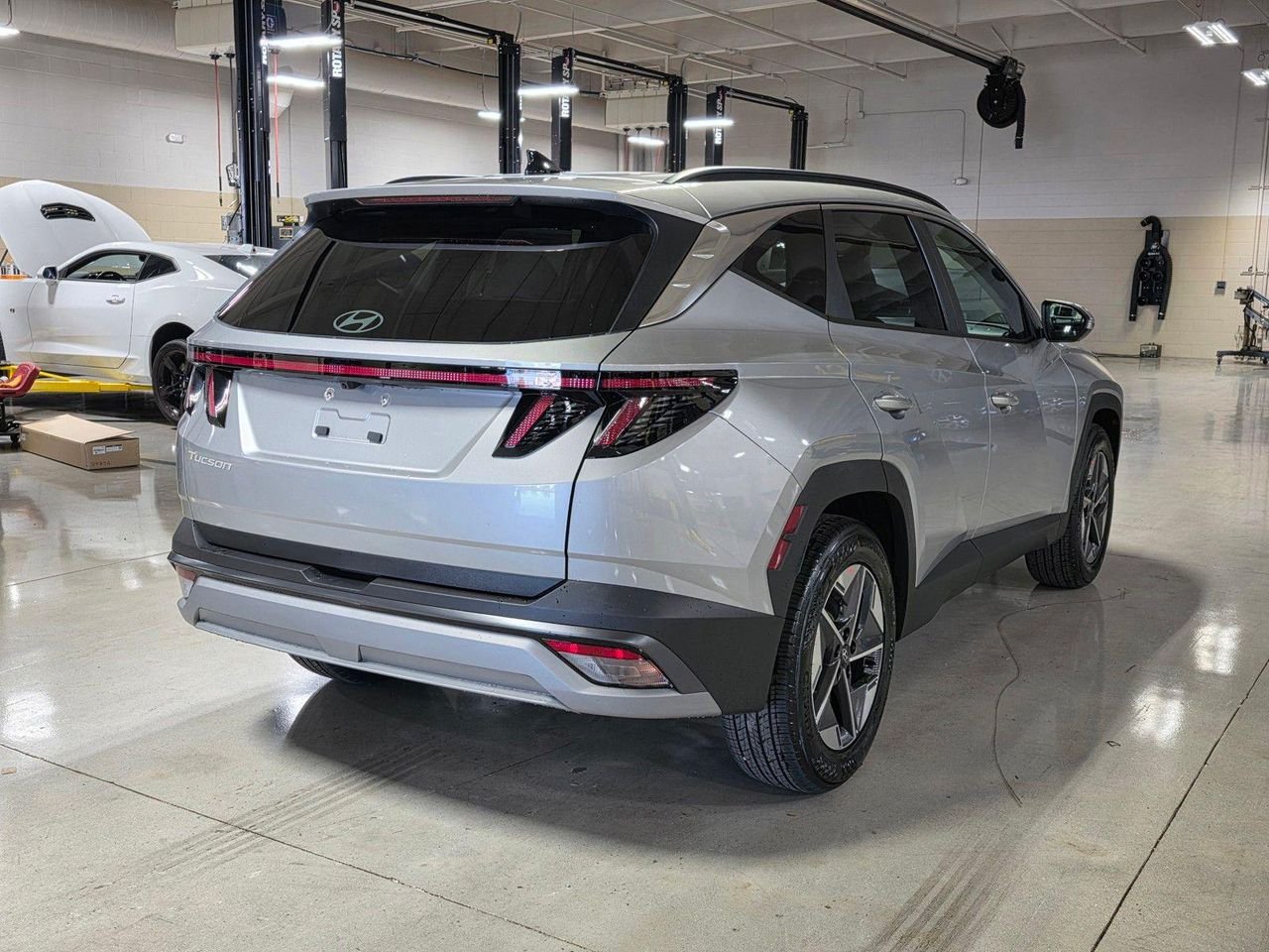 New 2026 Shimmering Silver Hyundai SEL Premium FWD image 7