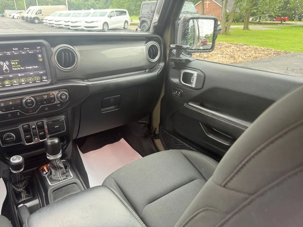 Used 2020 Green Jeep Overland image 49