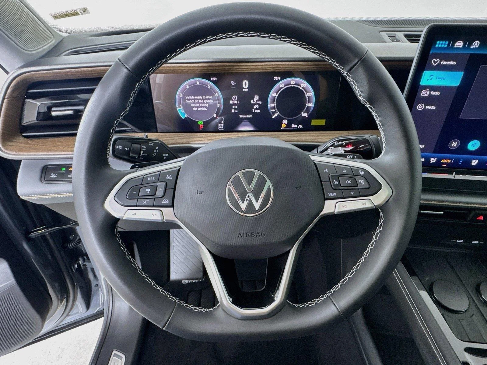 New 2027 Pure Gray Volkswagen SE w/Technology image 11