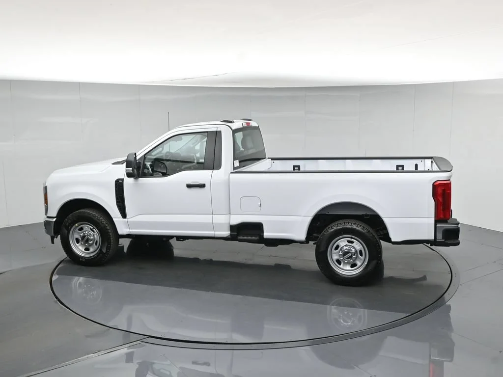 New 2027 Oxford White Ford XL image 48