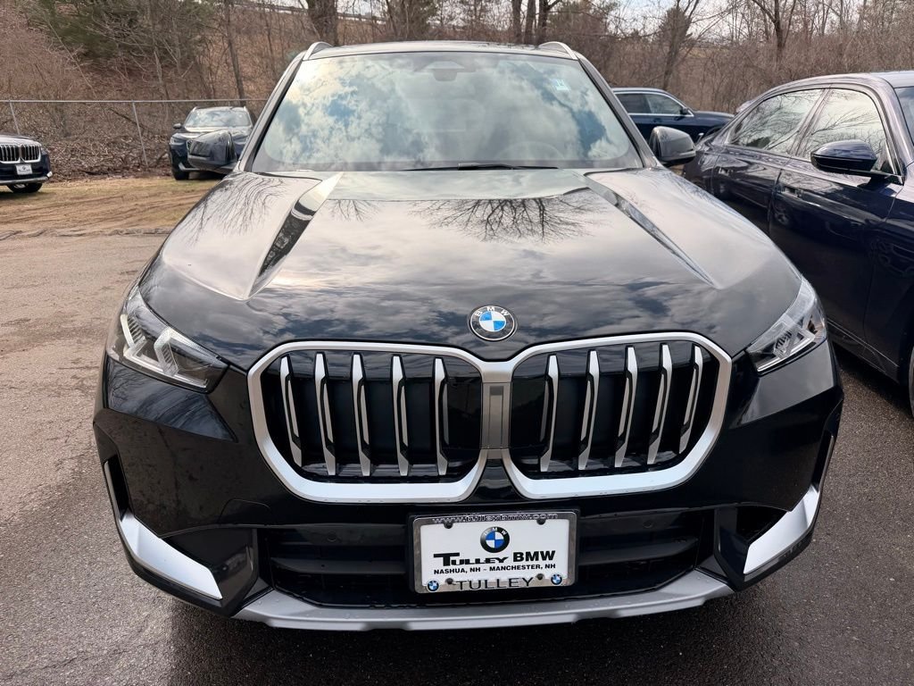 New 2026 Black Sapphire Metallic BMW xDrive28i image 2