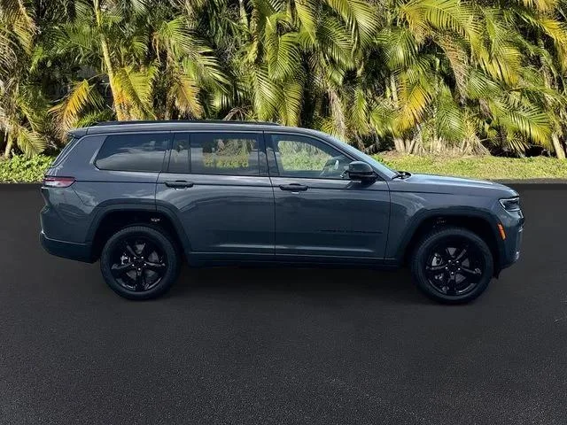New 2026 Baltic Gray Metallic Clear-Coat Exterior Paint Jeep Limited image 29