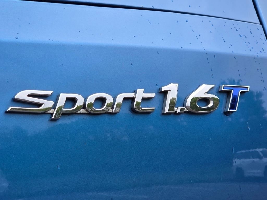 Used 2016 Caribbean Blue Hyundai Sport image 8