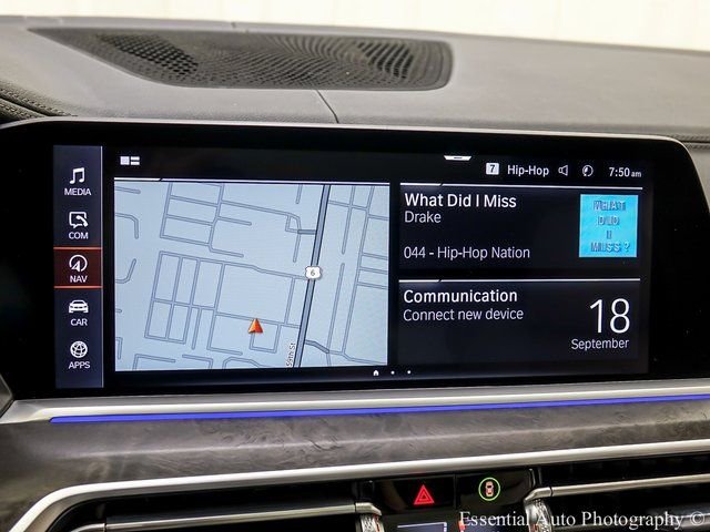 Used 2022 White BMW xDrive40i image 14