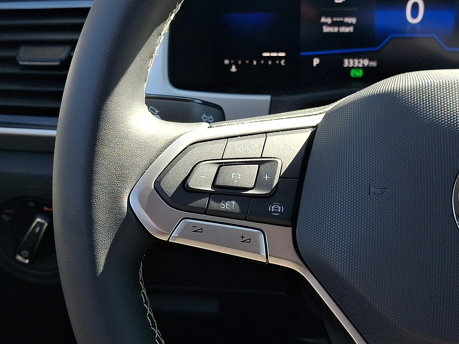 2022 Volkswagen Atlas SE w/Tech - Photo 23