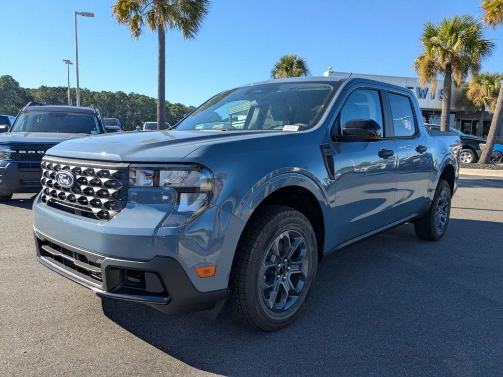 New 2025 Azure Gray Metallic Tri-Coat Ford XLT image 8