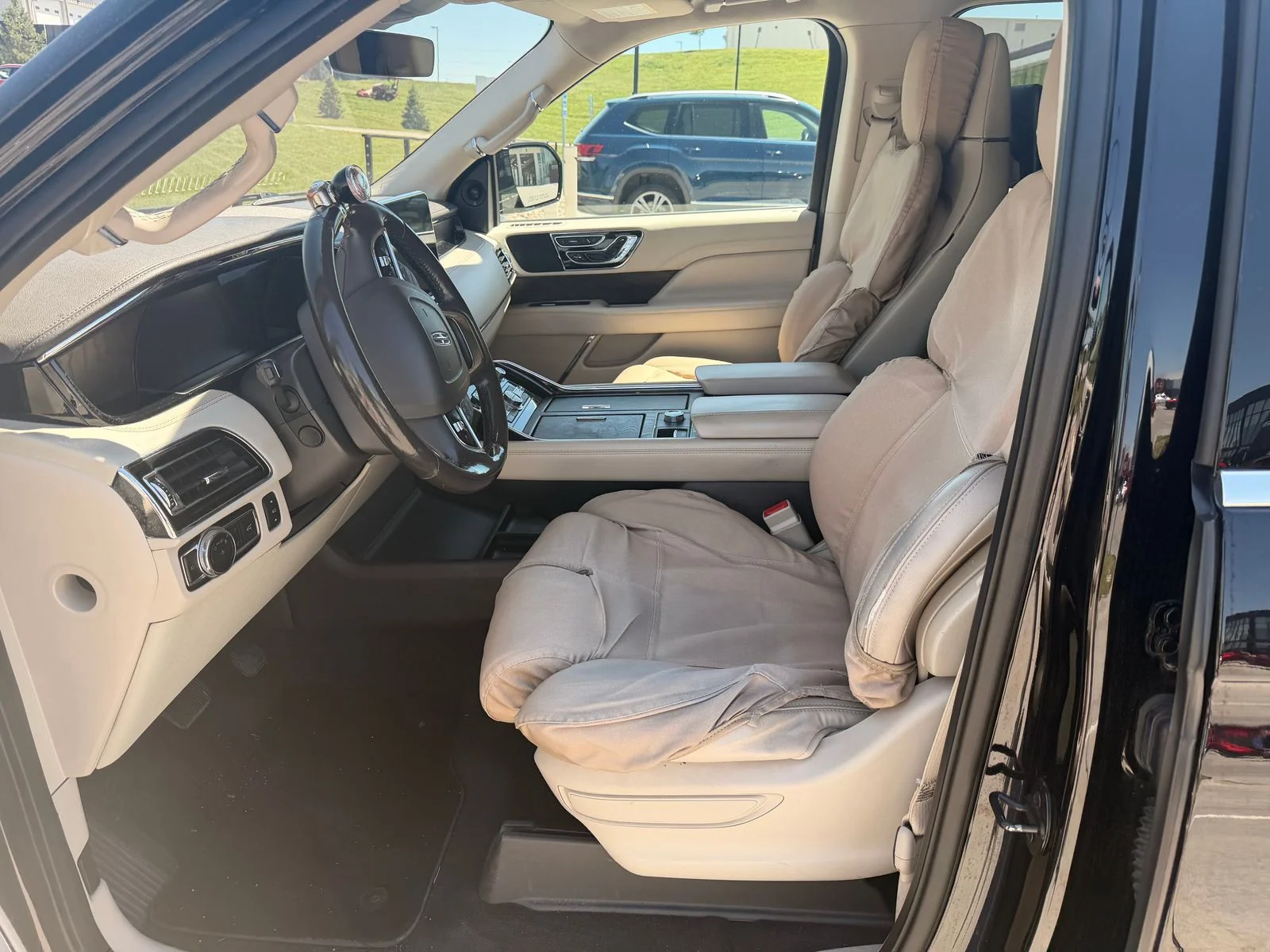 Used 2019 Black Lincoln Reserve image 5