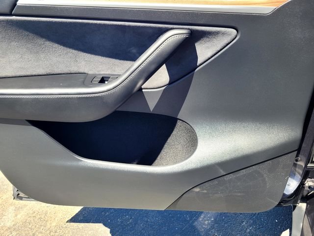 Used 2023  Tesla Performance image 15