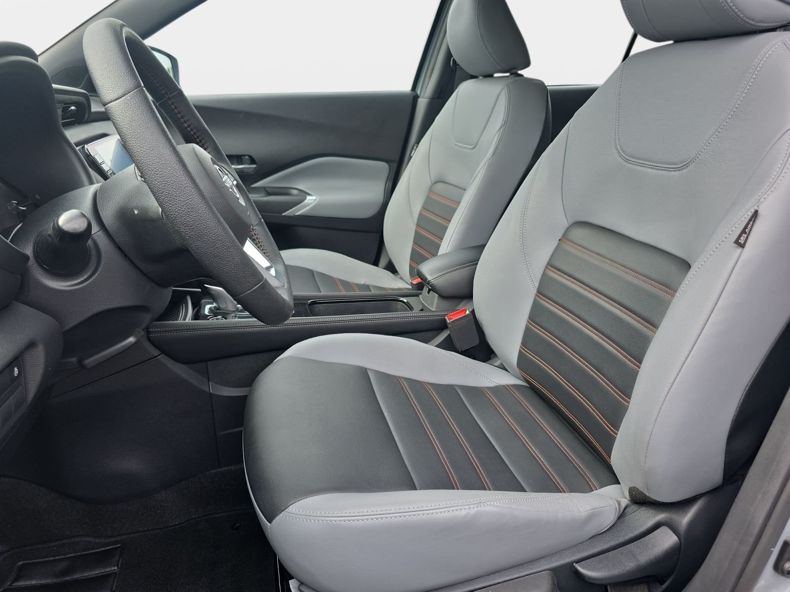 Used 2024 Gray Nissan SR image 14