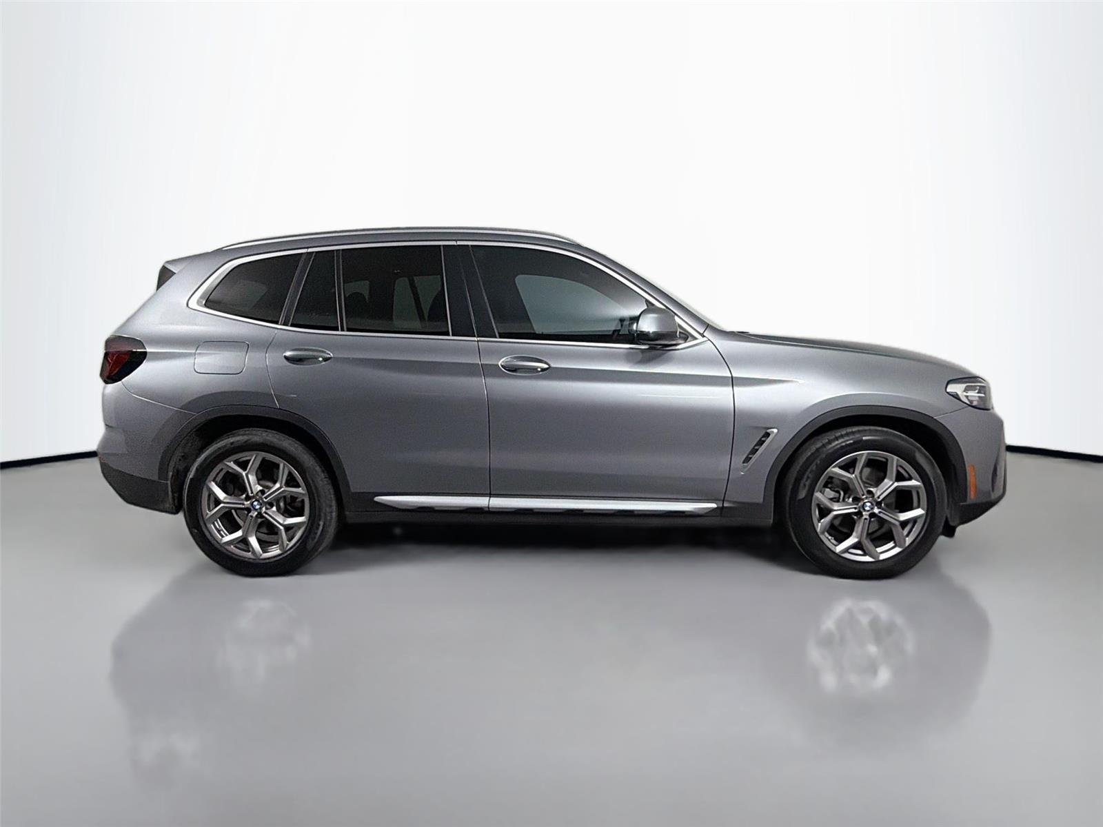 Used 2023 Skyscraper Gray Metallic BMW sDrive30i image 5