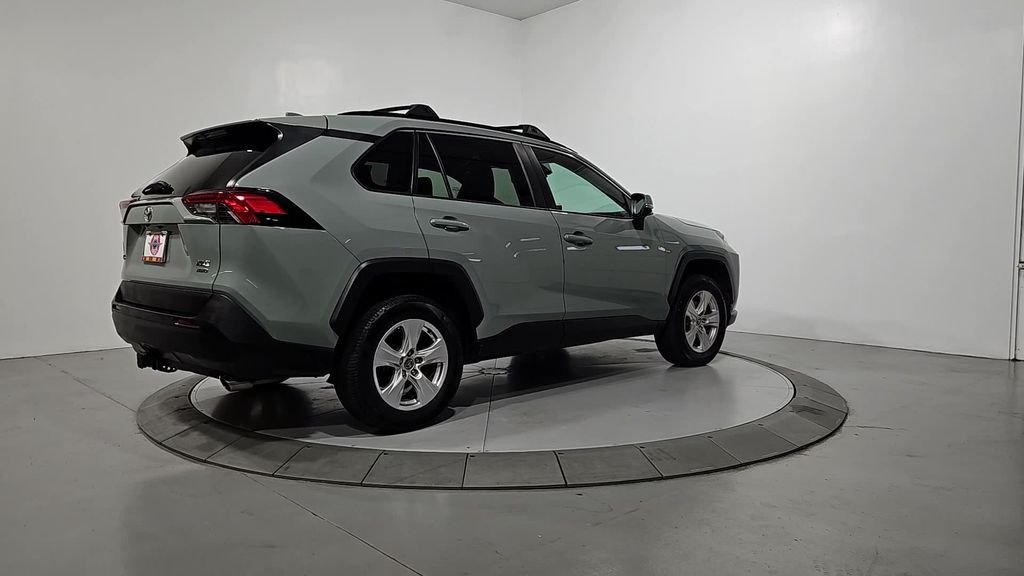 Used 2021  Toyota XLE image 5