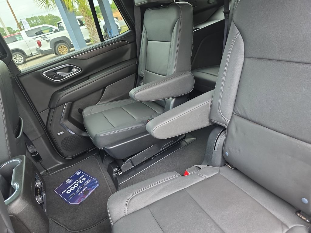 Used 2023 White Chevrolet Z71 image 27