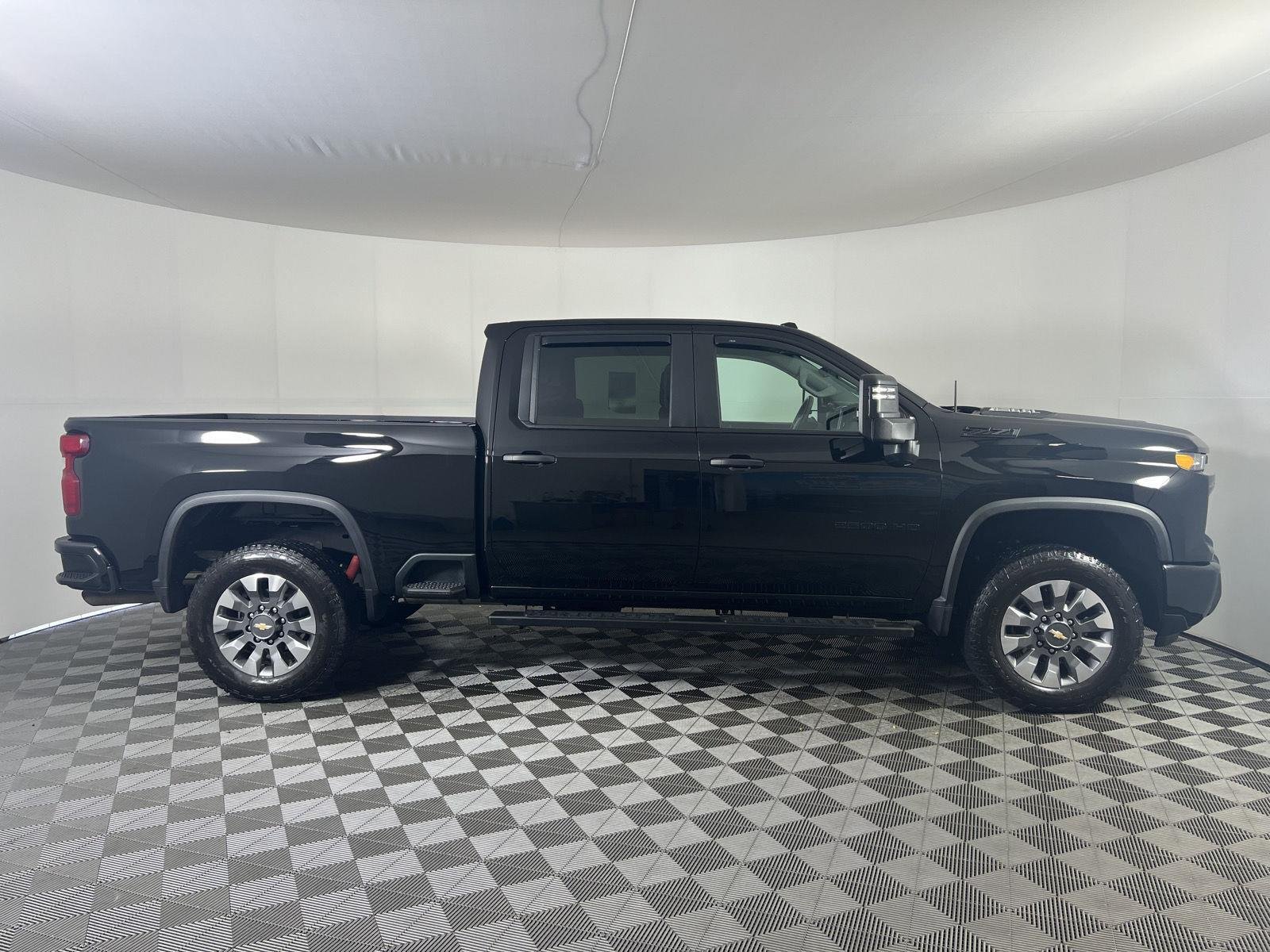 Used 2024 Black Chevrolet Custom image 19