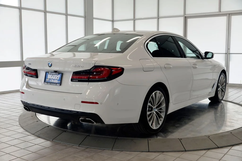 Used 2021 White BMW 530e iPerformance image 8