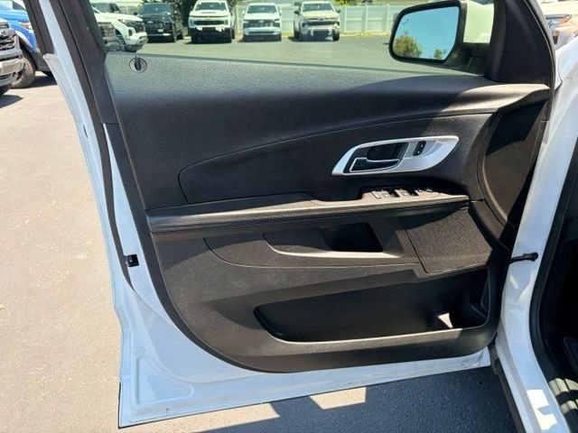 Used 2017 White Chevrolet LT image 12