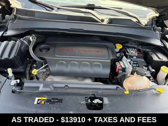 Used 2020 Silver Jeep Latitude image 11