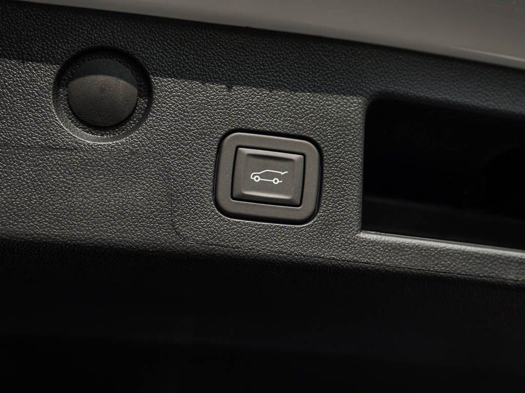 2027 Chevrolet Equinox LT - Photo 8