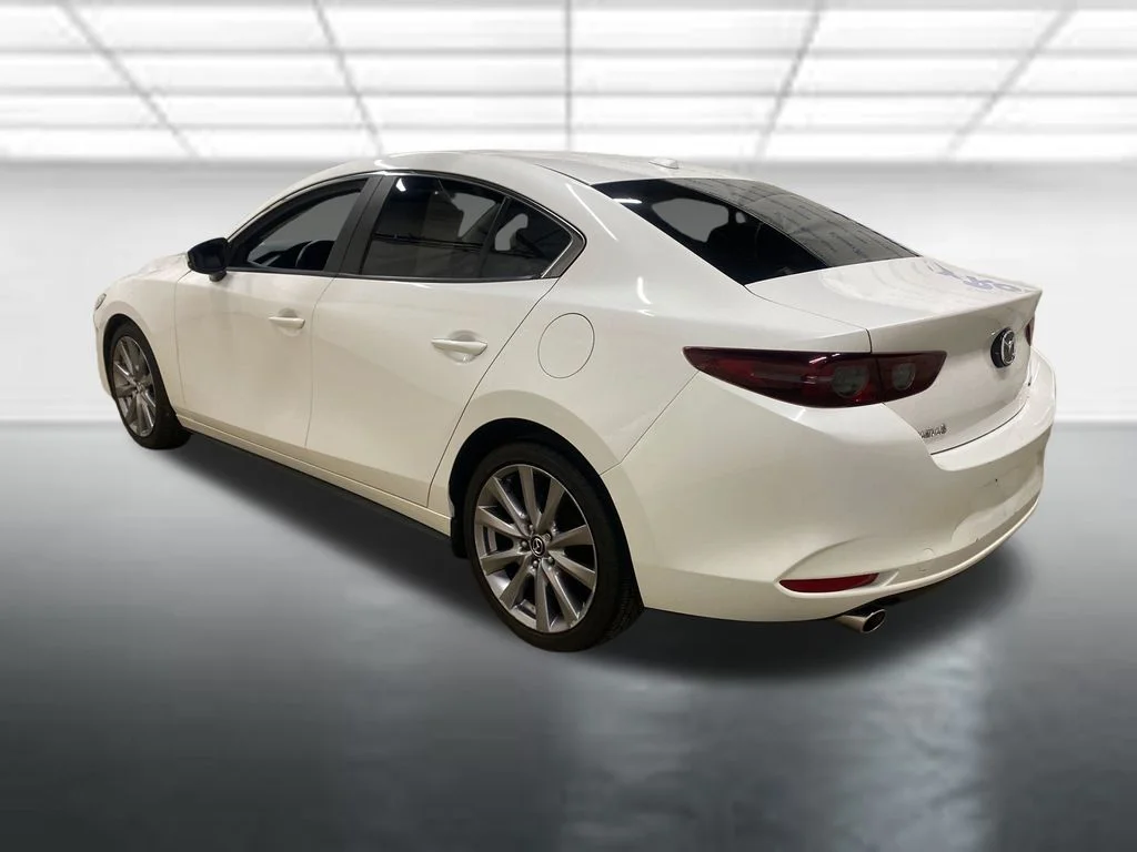 Used 2020 White Mazda Preferred image 5