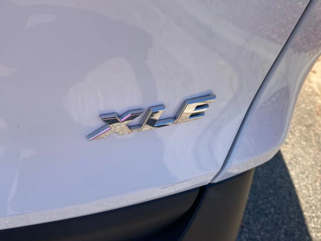 Used 2022 White Toyota XLE image 15