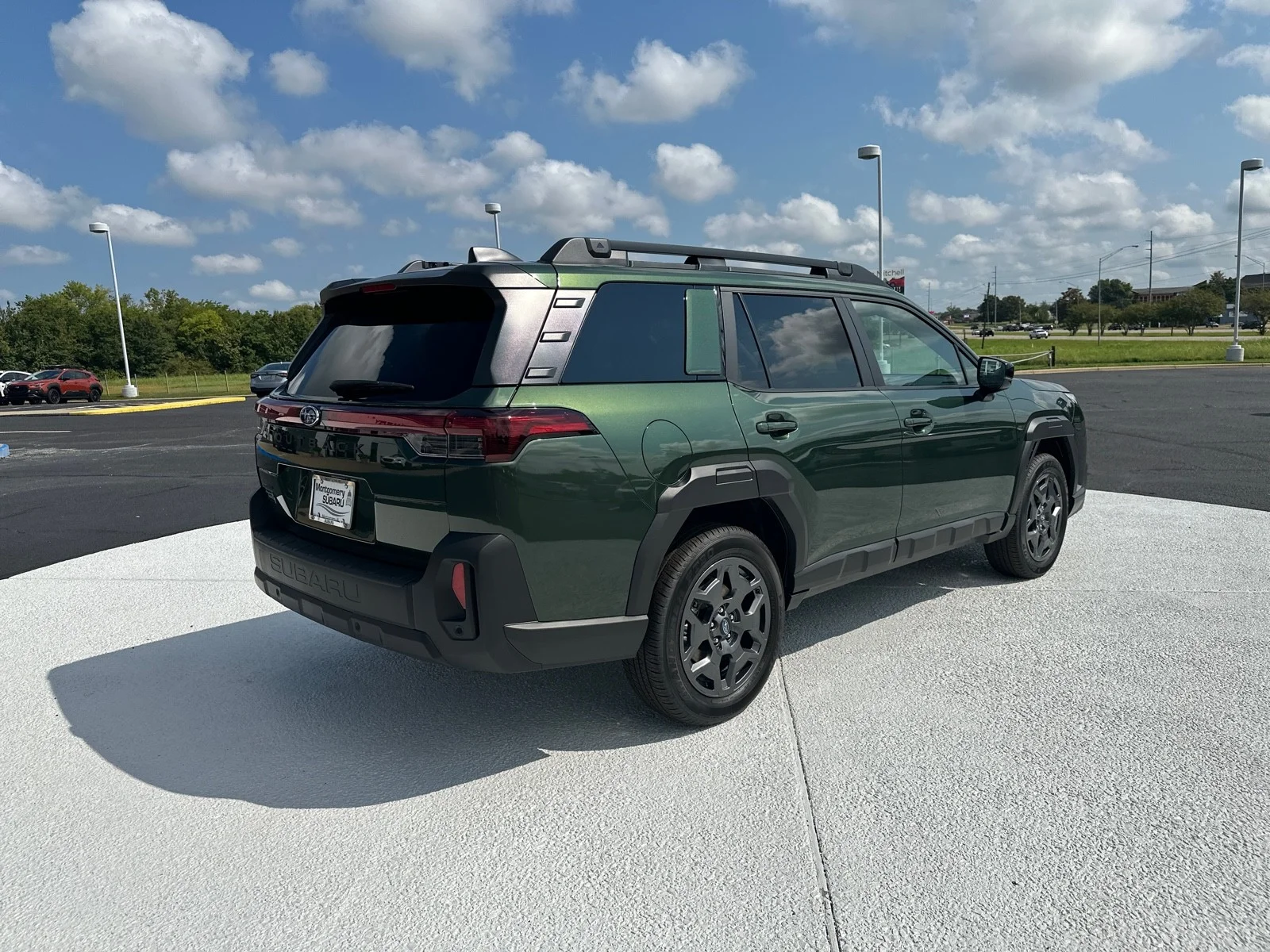 New 2026 DEEP EMERALD GREEN PEARL Subaru Premium image 7