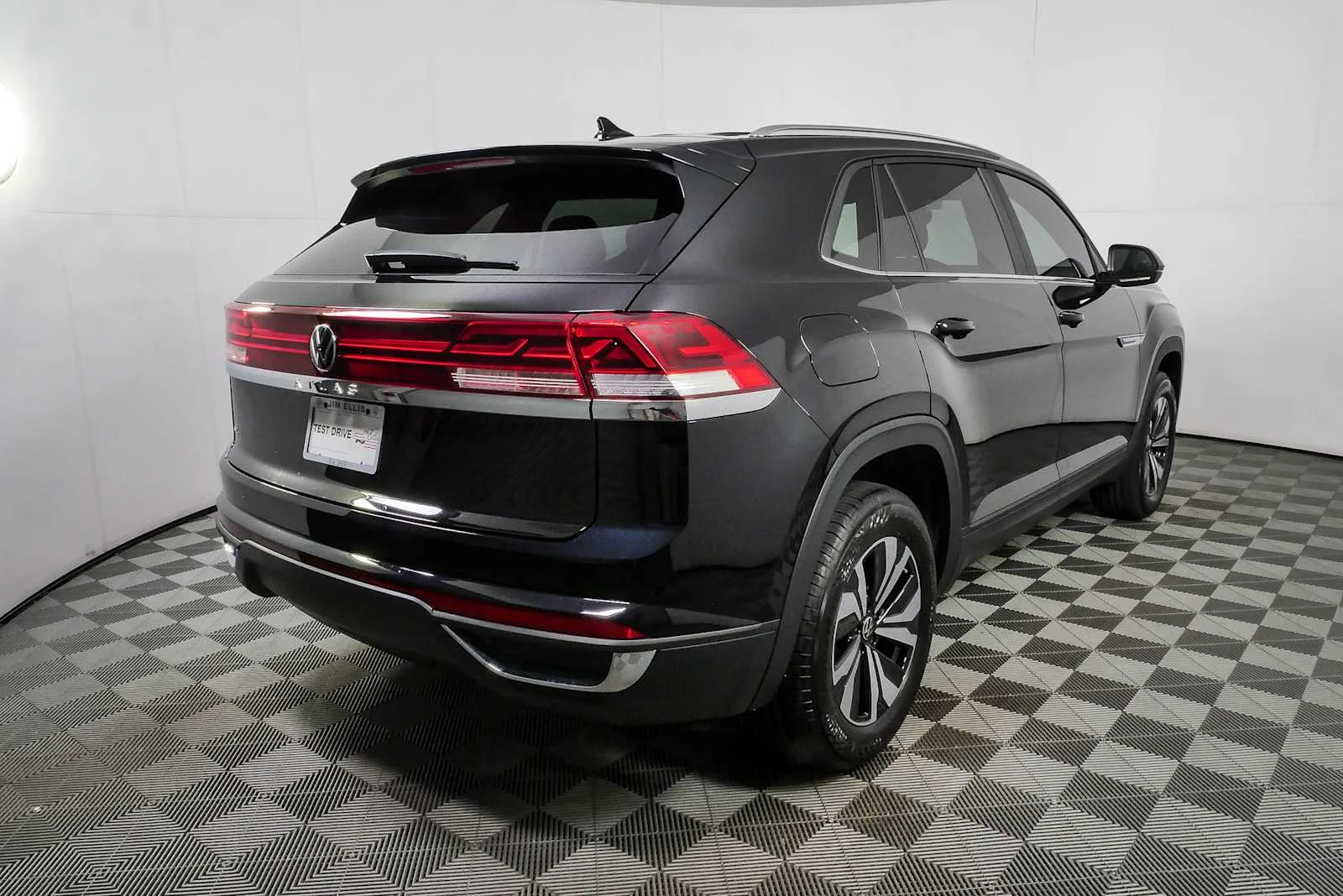 New 2026 Deep Black Pearl Volkswagen 2.0T SE image 3