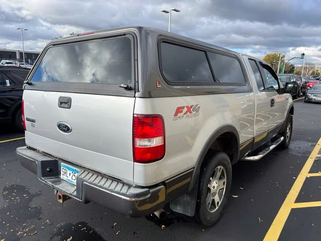 Used 2005  Ford XL image 2