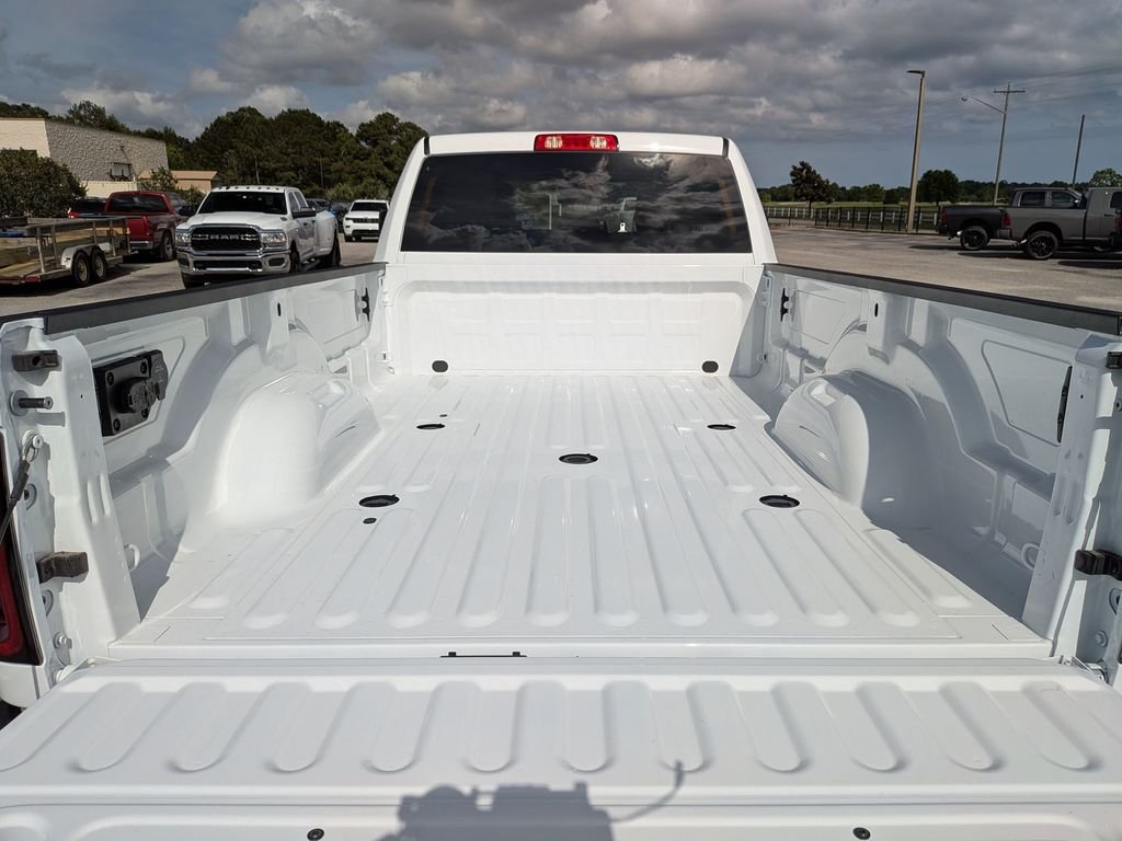 New 2026 Bright White Clear-Coat Exterior Paint RAM Tradesman image 30