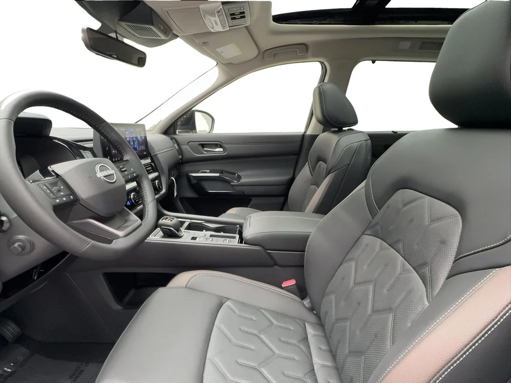 Used 2026 Gray Nissan Platinum image 22