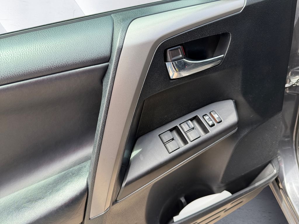 Used 2018 Gray Toyota XLE image 12