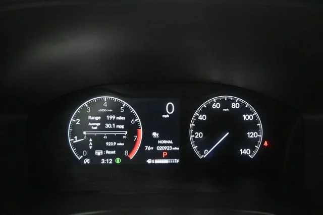 Used 2023 White Honda LX image 26
