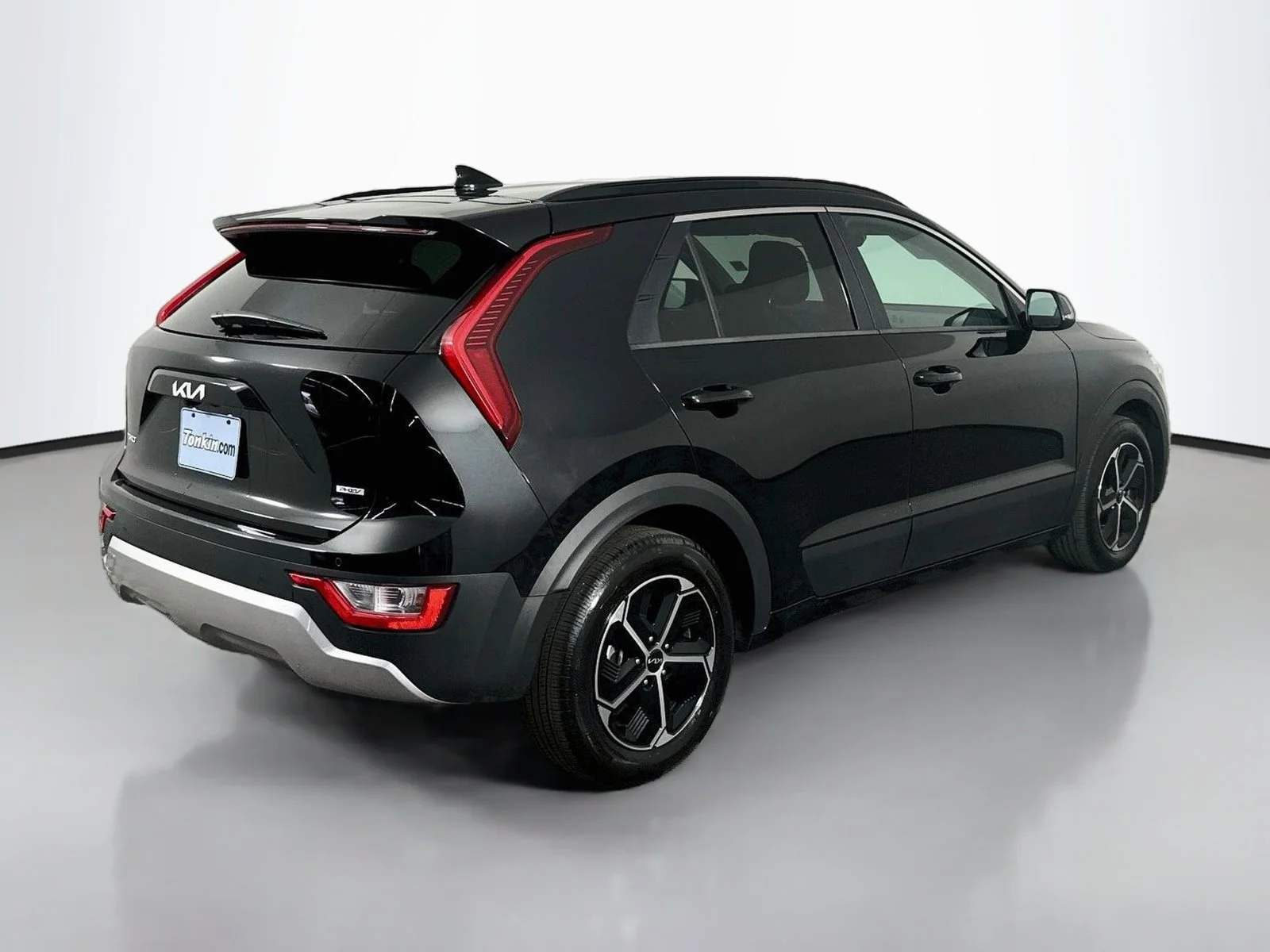 Used 2025 Aurora Black Pearl Kia EX image 8