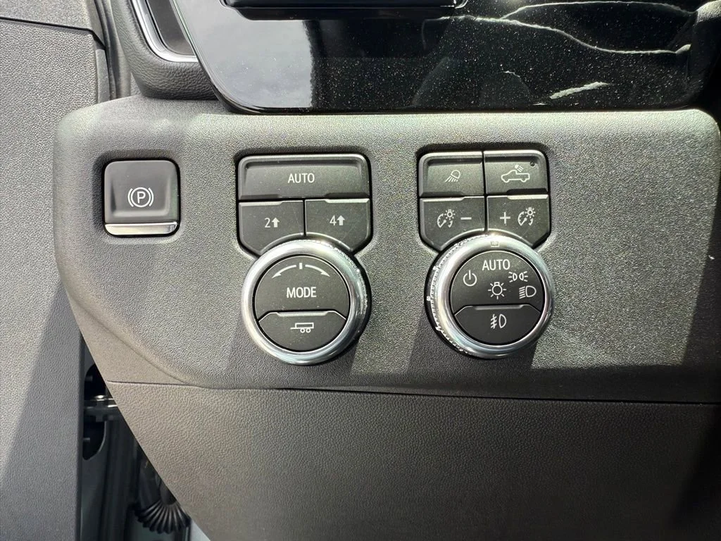 New 2026 Sterling Metallic GMC SLT image 29