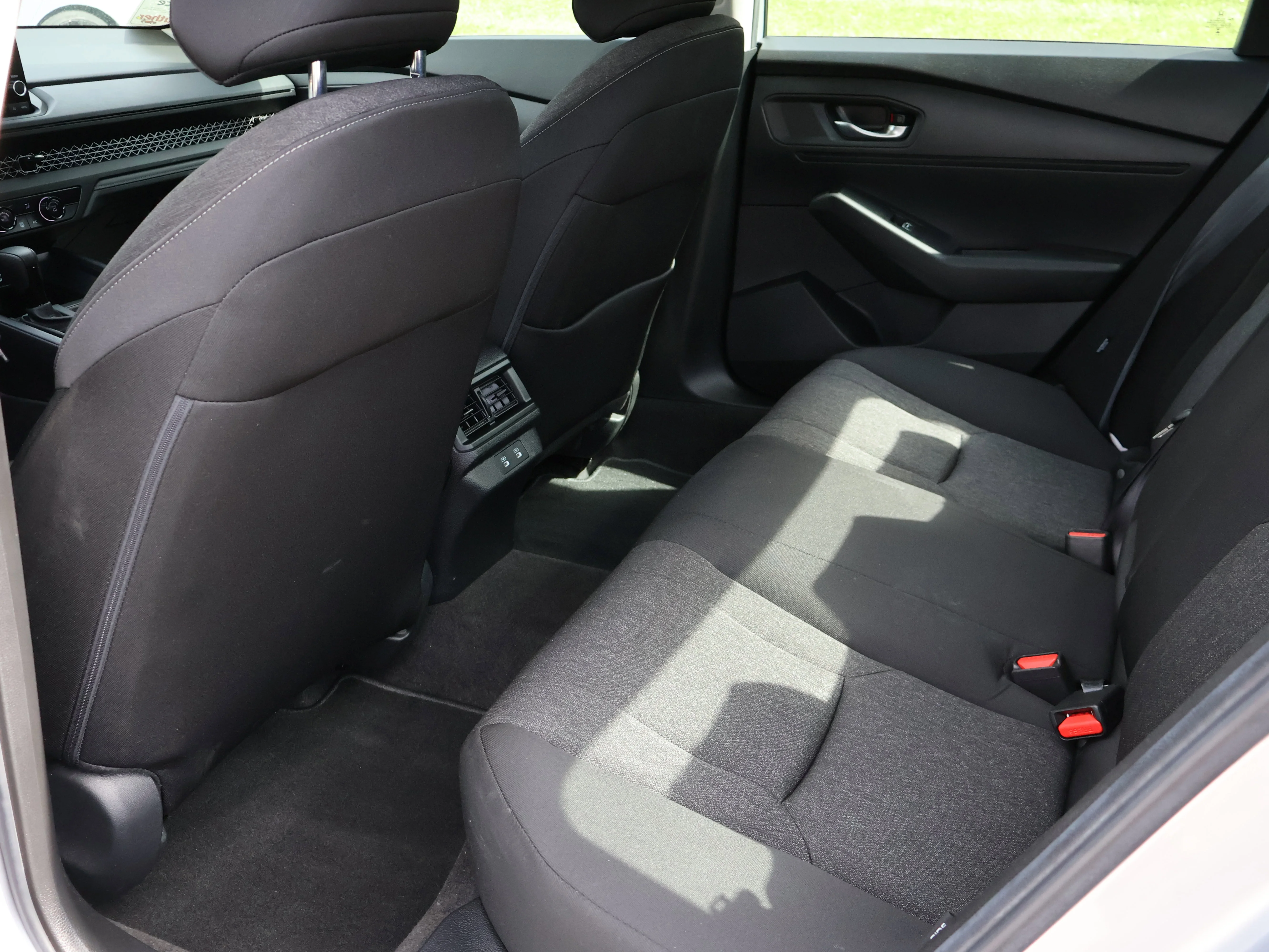 Used 2025 Solar Silver Metallic Honda LX image 17