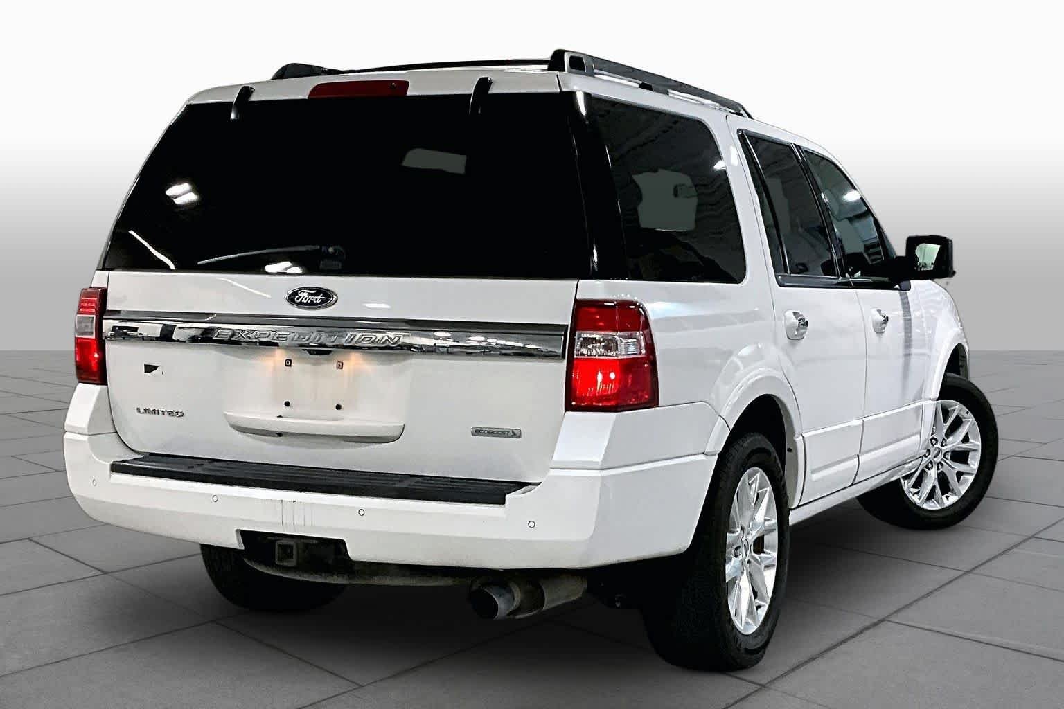 Used 2015 White Platinum Metallic Tri-Coat Ford Limited image 13