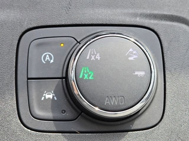 Used 2022 Silver Ice Metallic Chevrolet Premier image 19
